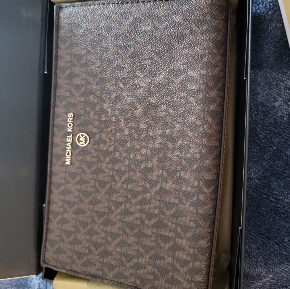 Clutch purse